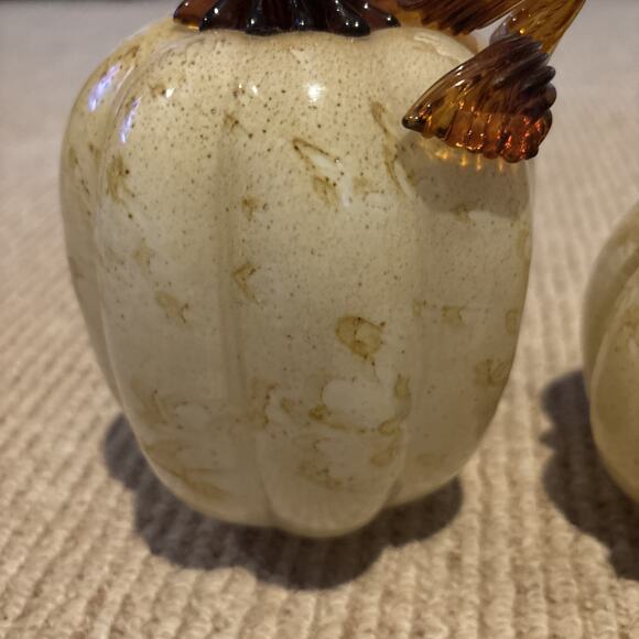 2 Hand Blown Art Glass Pumpkins High Quality - Nice Swirls with vines - Picture 5 of 9